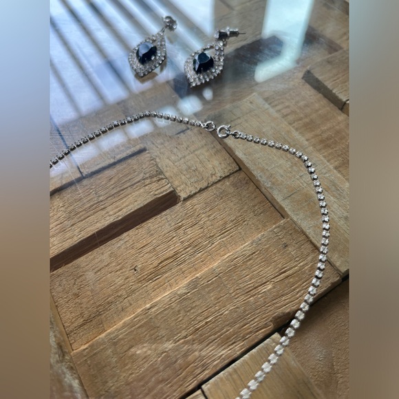 Free People 💗 necklace and earrings rhinestone and crystal set - Picture 3 of 7